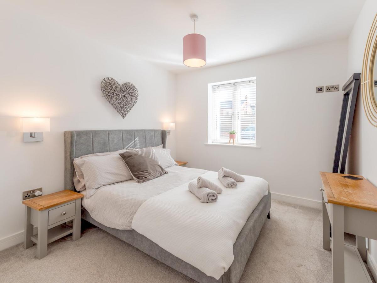 Pass The Keys 1 Bed Albury Contemporary Apartment With Secure Parking Шрусбъри Екстериор снимка
