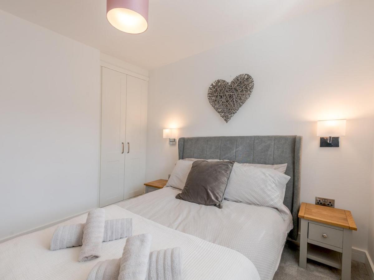 Pass The Keys 1 Bed Albury Contemporary Apartment With Secure Parking Шрусбъри Екстериор снимка