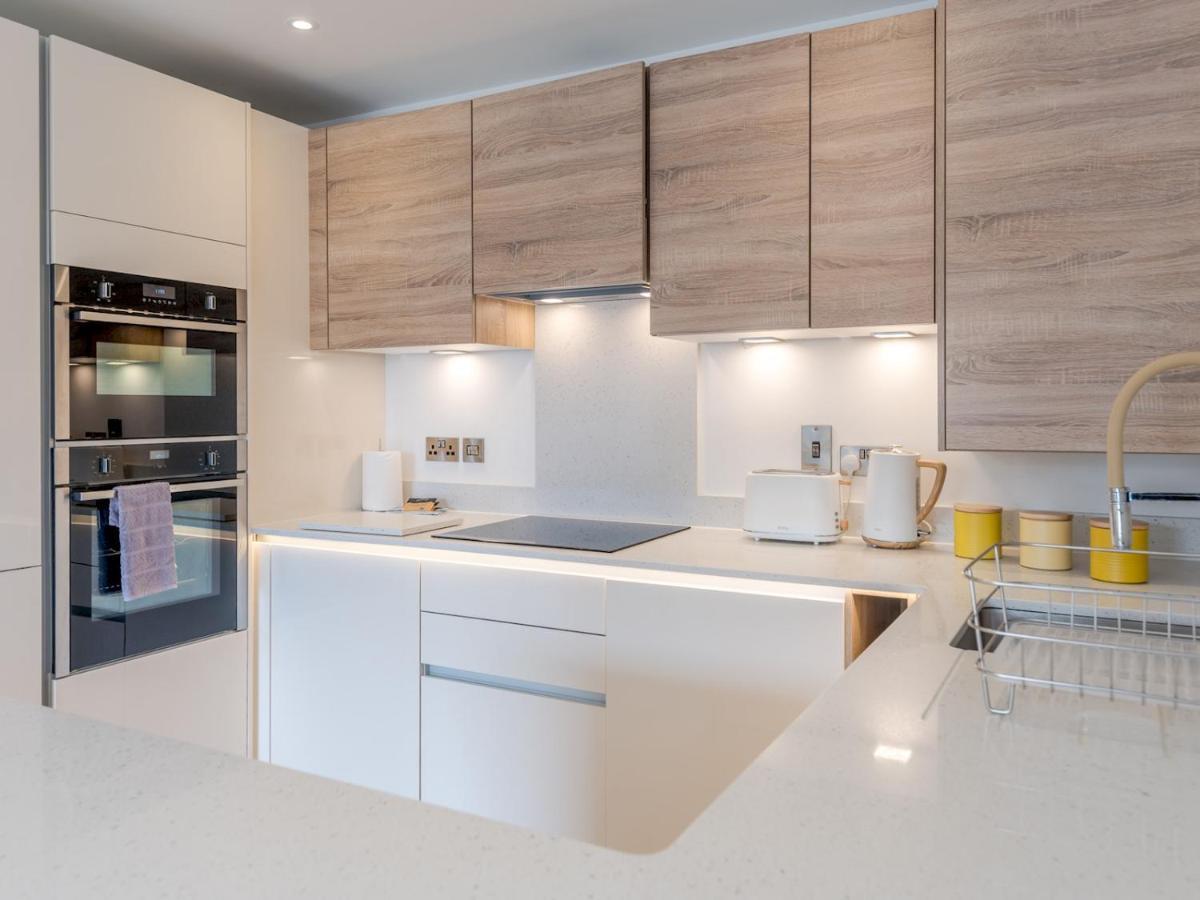 Pass The Keys 1 Bed Albury Contemporary Apartment With Secure Parking Шрусбъри Екстериор снимка
