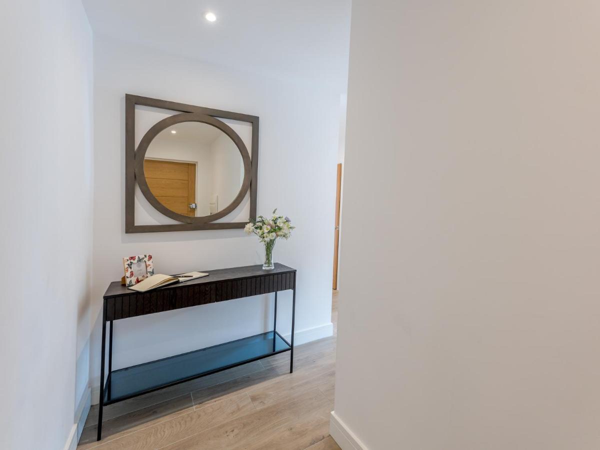 Pass The Keys 1 Bed Albury Contemporary Apartment With Secure Parking Шрусбъри Екстериор снимка